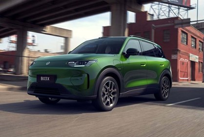 Leapmotor A10 chega à Europa como B03X recheado de tecnologias