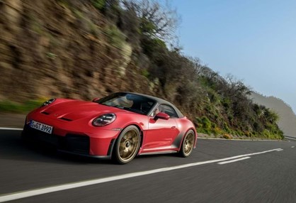 Como ensurdecer os ouvidos no Verão? Acelerar o novo Porsche GT3 S/C de capota aberta!