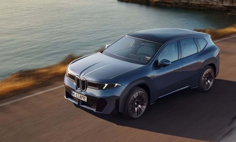 BMW iX3 tem versão mais acessível com 635 km eléctricos