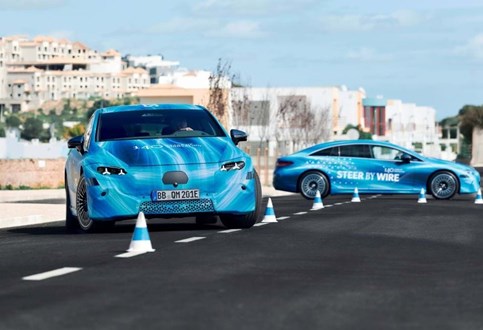 Mercedes-Benz EQS renova-se com volante 'steer-by-wire'… e já o testámos a tombar pinos!