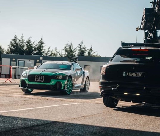 Derrapagens 'Supersports: Full Send' da Bentley explicadas ao pormenor por Travis Pastrana