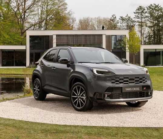 Toyota Yaris Cross retocado para manter-se na crista da onda