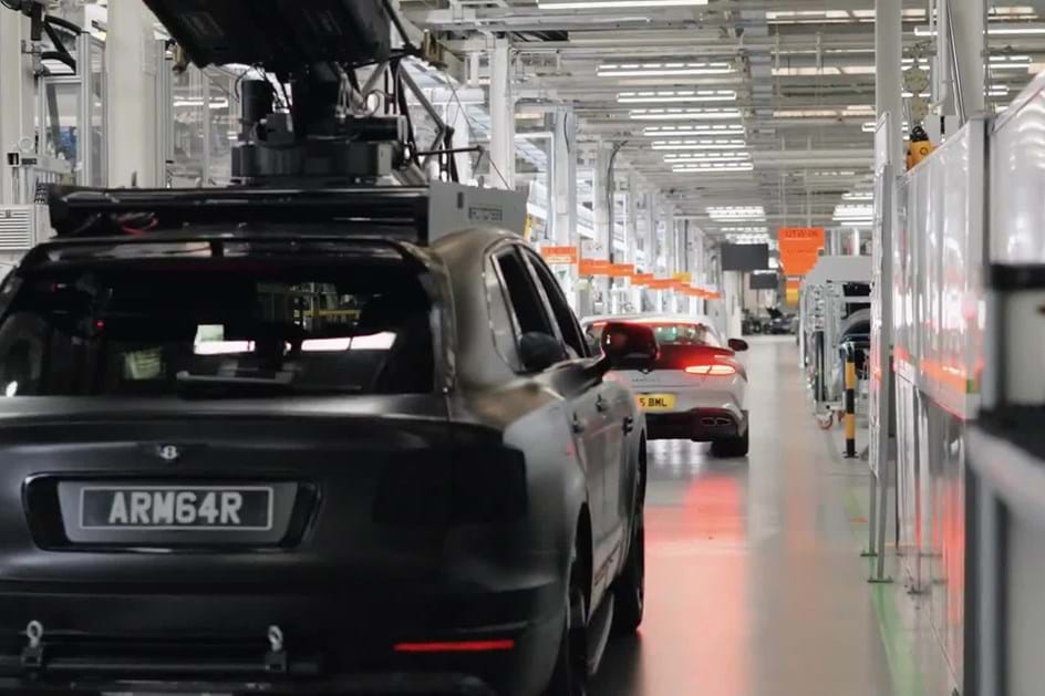 Derrapagens 'Supersports: Full Send' da Bentley explicadas ao pormenor por Travis Pastrana