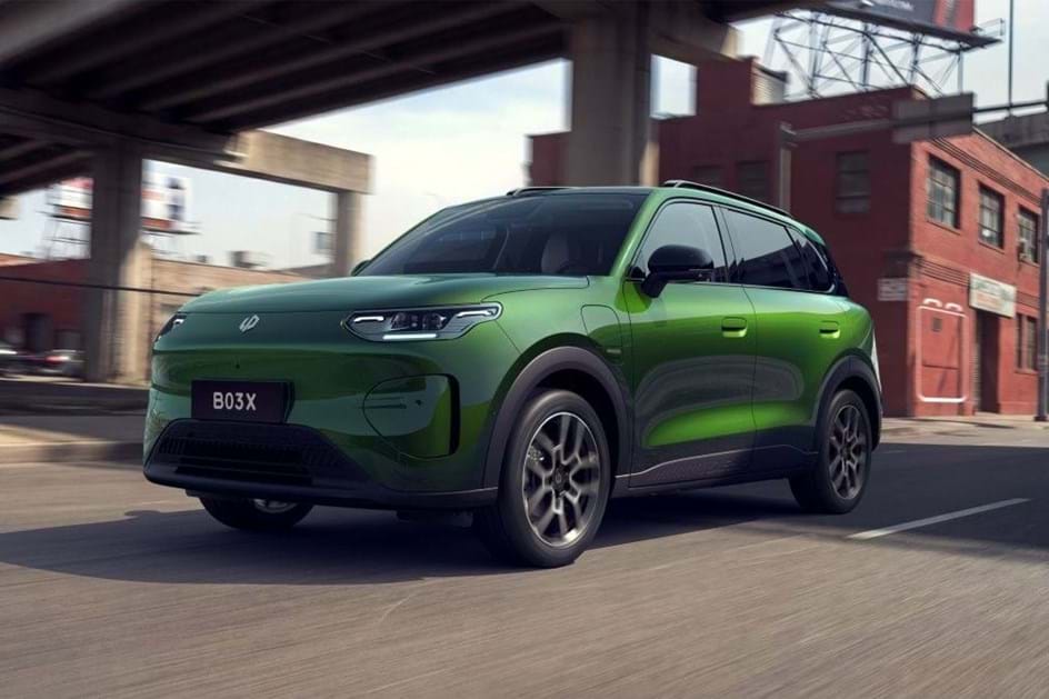 Leapmotor A10 chega à Europa como B03X recheado de tecnologias