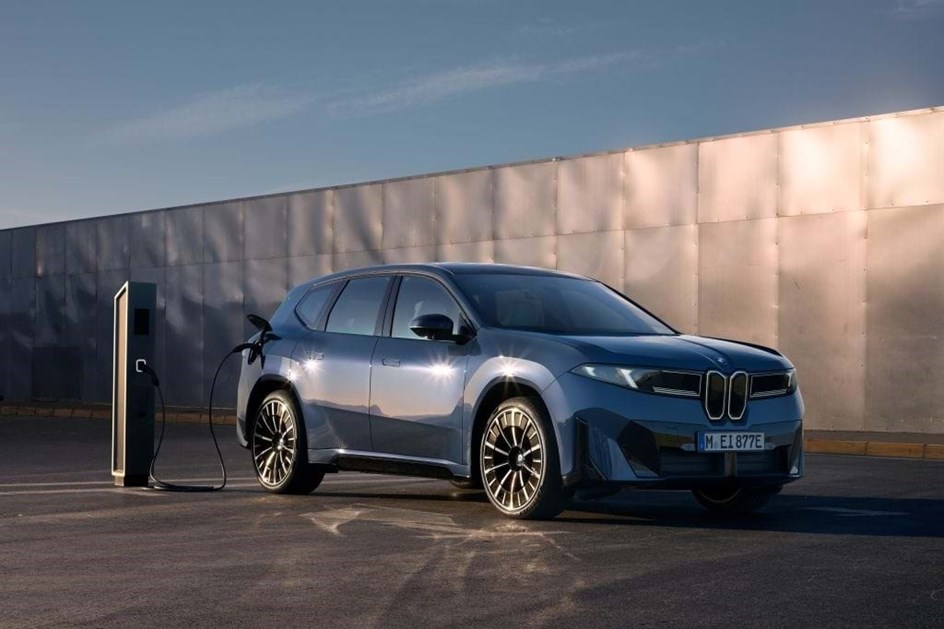 BMW iX3 tem versão mais acessível com 635 km eléctricos