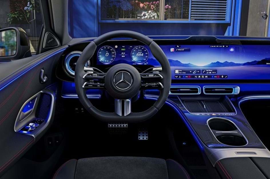 Ecrãs de encher o olho: Mercedes-Benz mostra interior do Classe C a electrões
