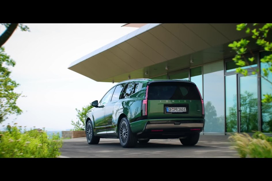 Um ''autocarro'' de luxo: Hyundai Ioniq 9 define preço e abre encomendas