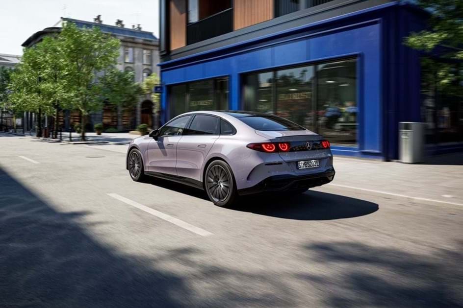 Classe C é a nova estrela da Mercedes-Benz para 760 km eléctricos
