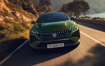 Peugeot 408 Plug-In Hybrid 240: familiar convincente e versátil