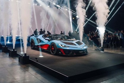 Prenda de anos: Lamborghini faz do Fenomeno um 'roadster' diabólico