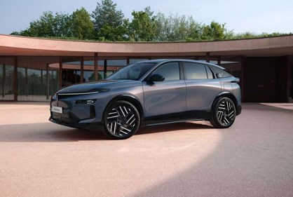 Primeiras imagens: Lancia Gamma quer ser um 'premium' do dia a dia