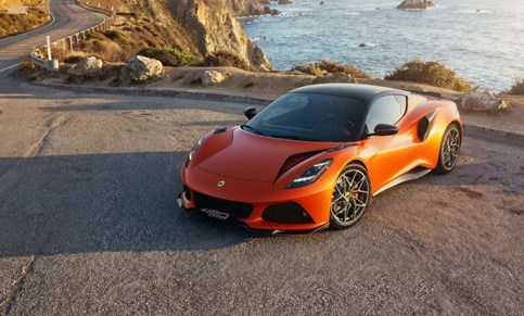 Diversão total: Lotus Emira 420 Sport está mais leve e potente