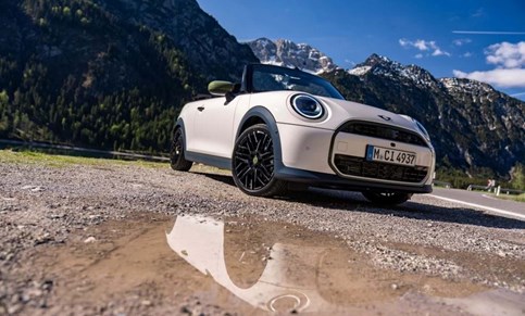Depois dos ''eléctricos': Mini Cooper a gasolina já é Paul Smith Edition