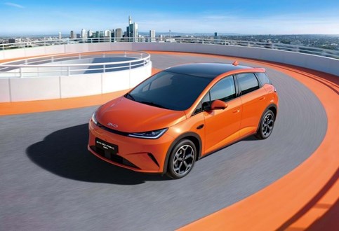BYD Dolphin G DM-i: um híbrido 'plug-in' inédito para a cidade