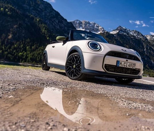 Depois dos ''eléctricos': Mini Cooper a gasolina já é Paul Smith Edition