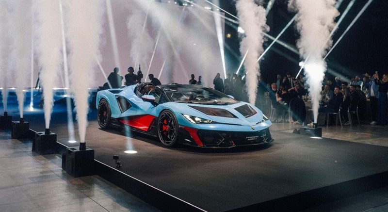 Prenda de anos: Lamborghini faz do Fenomeno um 'roadster' diabólico