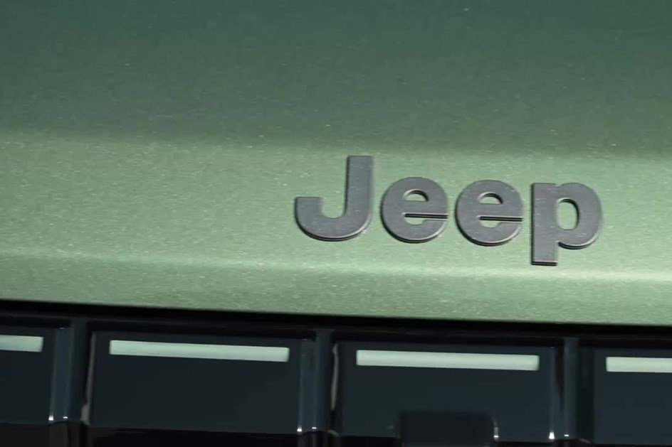 Jeep Avenger renova-se em tom mais vigoroso… e já há preços!