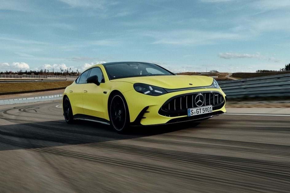 Emoções extremas: Mercedes-AMG GT Coupé 4 Portas entra em modo hiper eléctrico