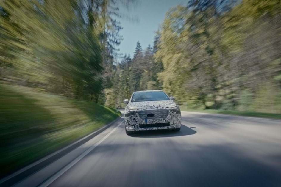 Audi A2 e-tron em testes intensos antes da estreia no Outono