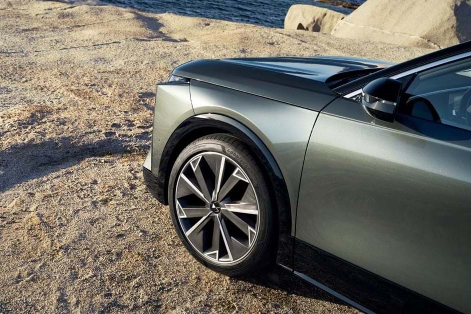 DS Nº7 redefine a arte de viajar em ''eléctrico''; todos os preços da gama
