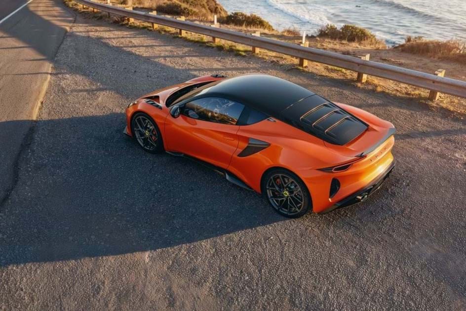 Diversão total: Lotus Emira 420 Sport está mais leve e potente