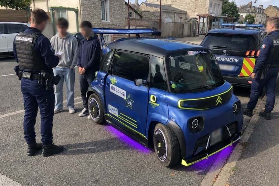 Citroën Ami ''apanhado'' em França a ultrapassar o vento a 100 km/h