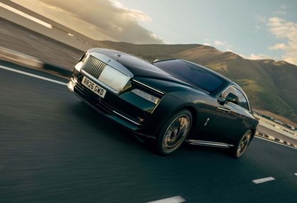 Rolls-Royce Spectre entra na Fase 2 com mais potência e autonomia