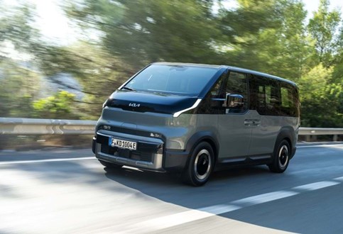Kia PV5 Passenger ainda mais ''familiar'' com seis ou sete lugares