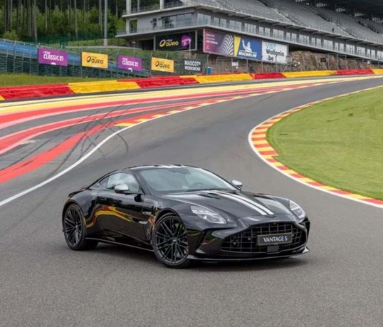 Aston Martin Vantage S ganha série especial Spa-Francorchamps