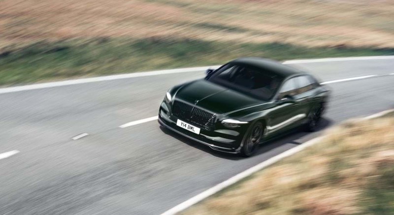 Bentley Flying Spur marca regresso do S com renovação de luxo