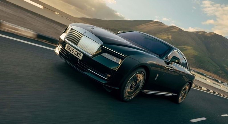 Rolls-Royce Spectre entra na Fase 2 com mais potência e autonomia
