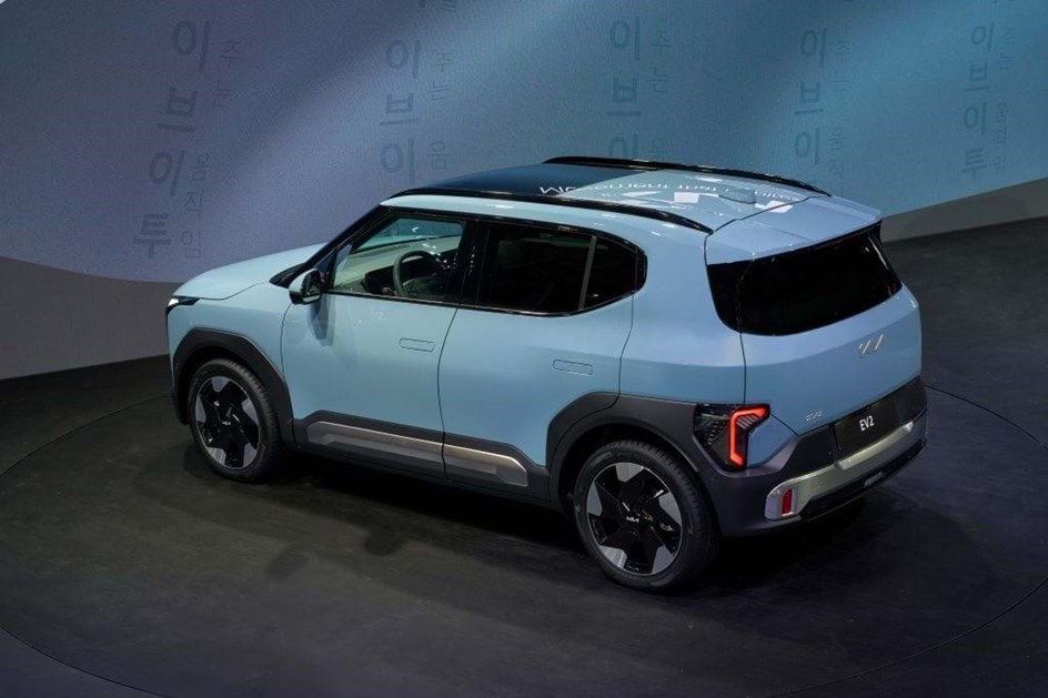 Pequeno por fora, grande por dentro: todos os preços do Kia EV2