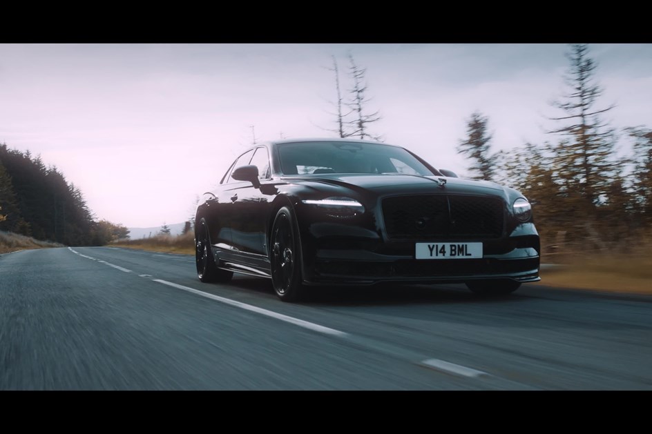 Bentley Flying Spur marca regresso do S com renovação de luxo