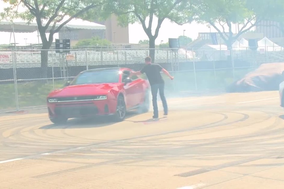 Em busca do êxito: Dodge Charger eléctrico confirmado na Europa