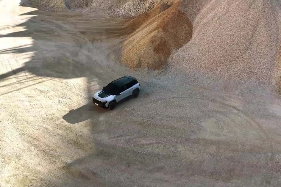 Mais de 600 km eléctricos: Jeep Compass ganha versões 4xe e Long Range