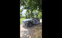 Volkswagen Touareg está ainda capaz de andar depois de ser atacado por míssil