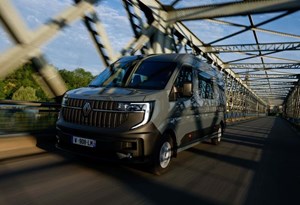 Renault Master: mais funcionalidades e nova versão chassis-cabine