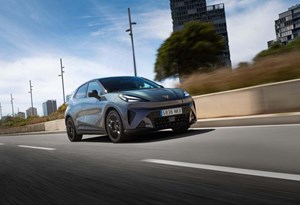 Cupra Raval ganha versão Plus de 135 cv com 328 km eléctricos