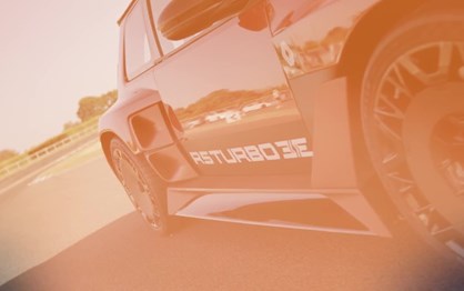 Estreia electrizante: Renault 5 Turbo 3E ''bruto'' na rampa de Goodwood