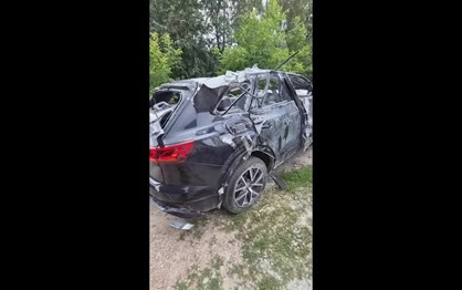 Volkswagen Touareg está ainda capaz de andar depois de ser atacado por míssil