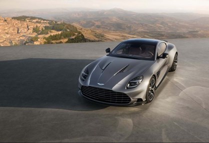 Ode ao V12: Aston Martin Vanquish celebra 25 anos com edição especial