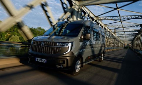 Renault Master: mais funcionalidades e nova versão chassis-cabine