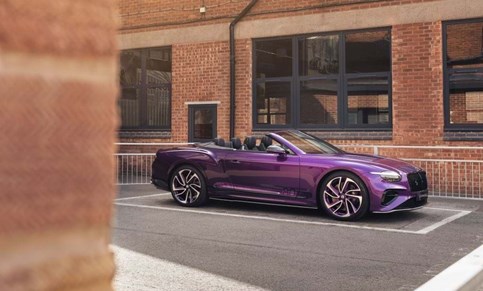 Bentley celebra 80 anos de Crewe com Continental GTC único