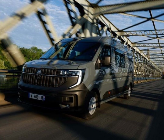 Renault Master: mais funcionalidades e nova versão chassis-cabine