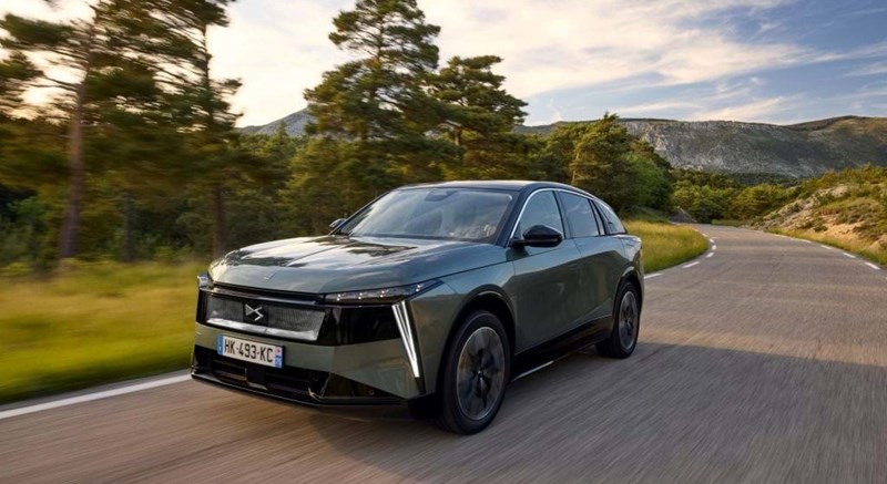 DS Nº 7: requinte num SUV com mais de 700 km eléctricos