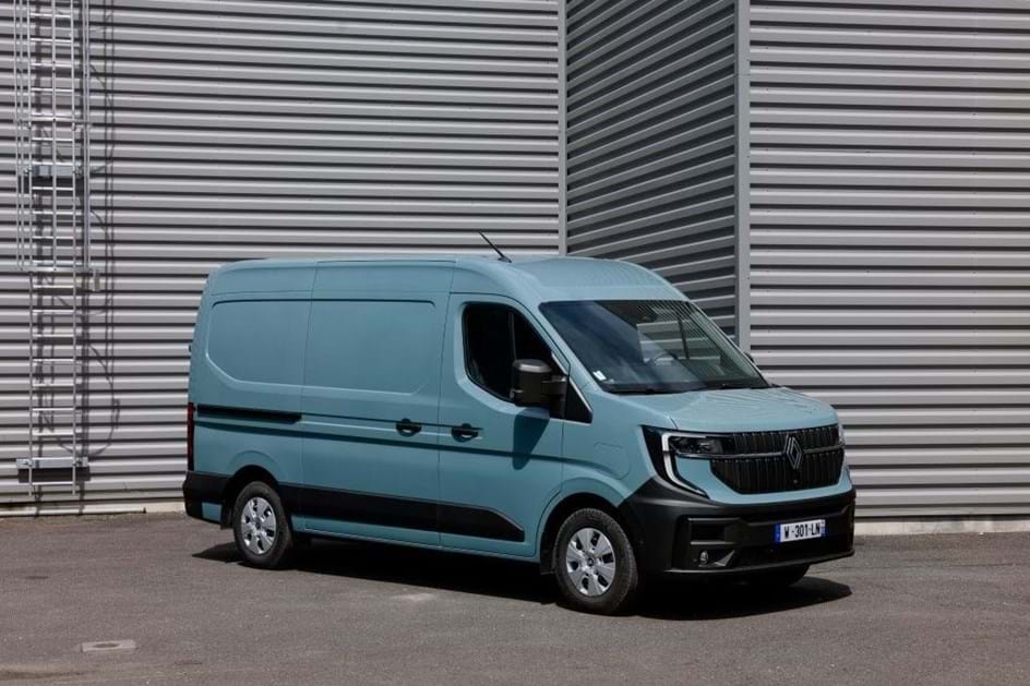 Renault Master: mais funcionalidades e nova versão chassis-cabine