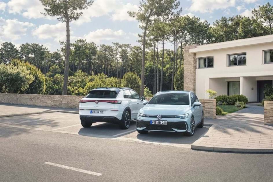 Volkswagen reduz consumos com Golf e T-Roc 100% híbridos
