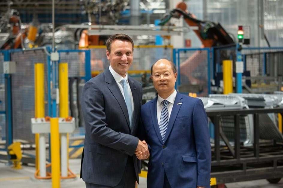 Ford e Geely criam aliança para fabricar carros em Espanha