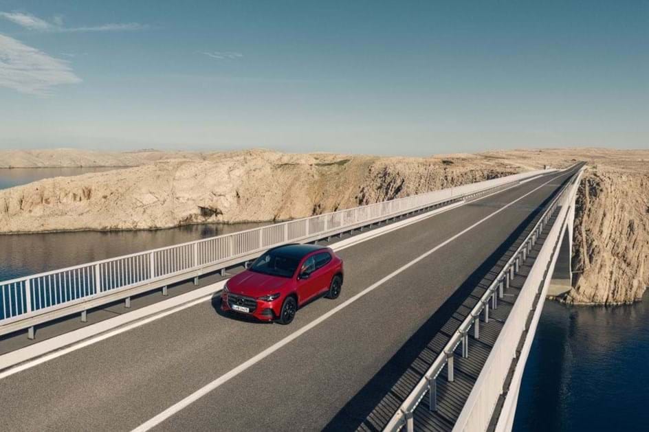 Mercedes-Benz GLA: mais de 650 km eléctricos para estradista familiar
