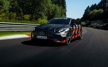 Mercedes-AMG CLA 45 já bate recordes eléctricos em Nürburgring